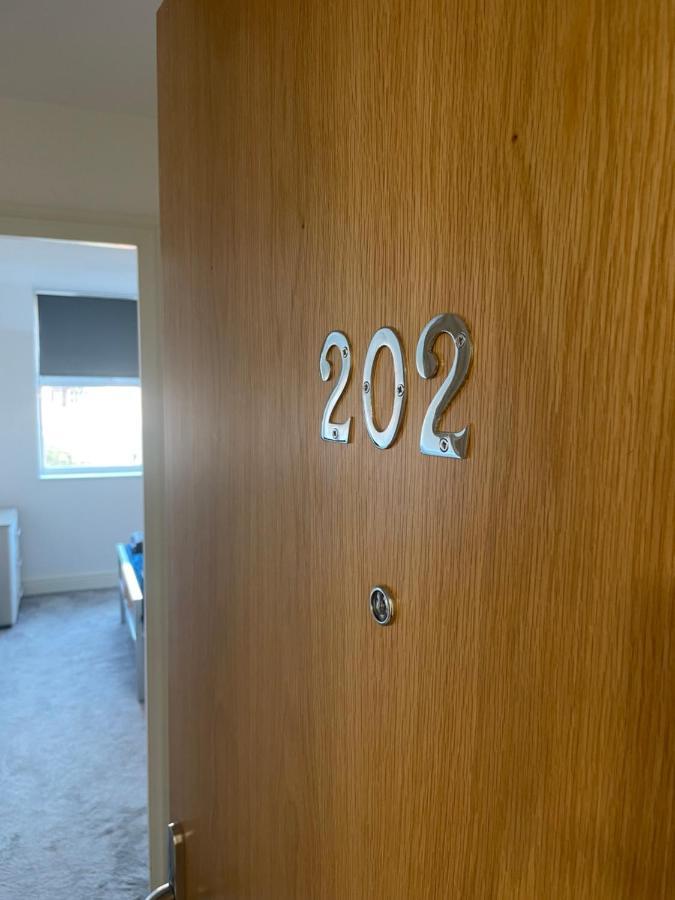 #0202 One Bedroom Serviced Apartment-Free Parking Derby Exterior photo