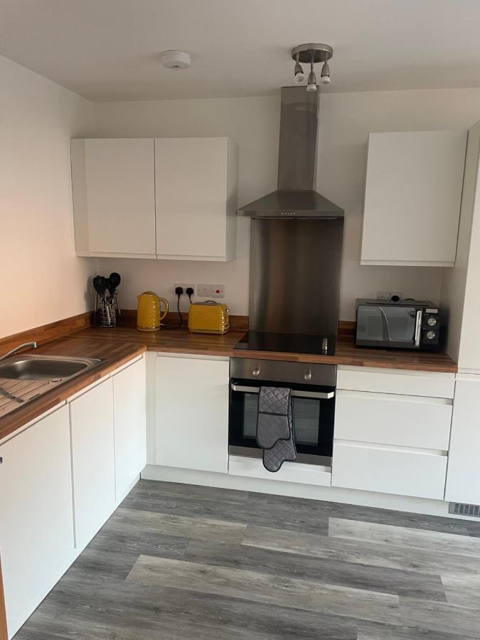 #0202 One Bedroom Serviced Apartment-Free Parking Derby Exterior photo